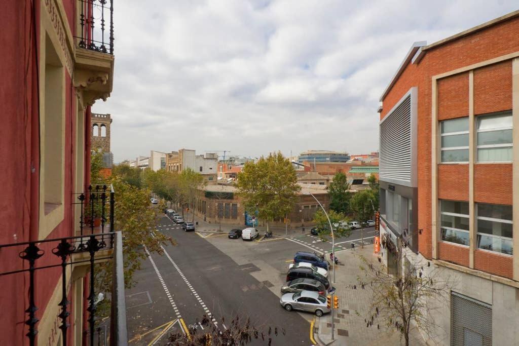 Apartment Poble Nou Barcelona Bagian luar foto